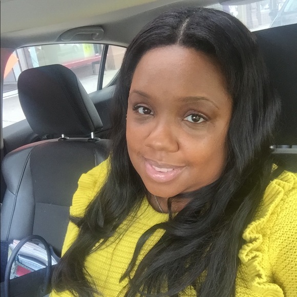 Meet your Posher, Adina - Picture 1 of 1